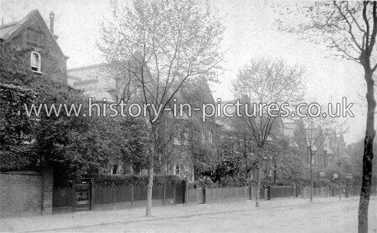 Christchuech Avenue, Kilburn, London. c.1910.